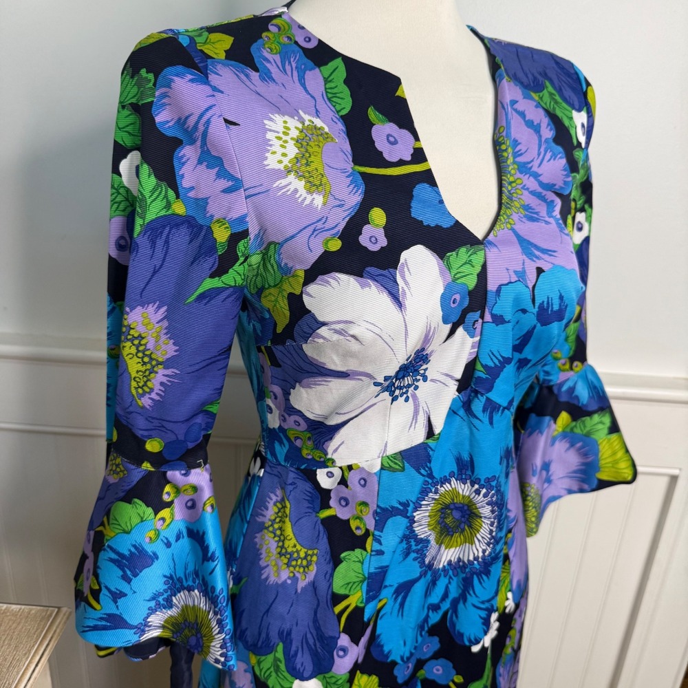 EUC $368 Size 4 Trina Turk Winnie Blue Floral Bell Sleeve Shift Dress - Picture 2 of 7